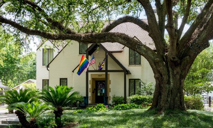 Mid City South House | Stunning Historic Luxury Home. Every amenity + a heated pool!
