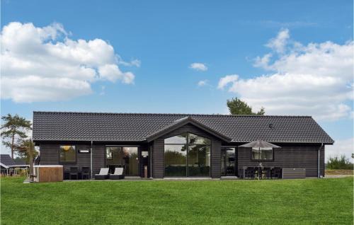 Egsmark Strand House | Stunning Home In Ebeltoft With Sauna