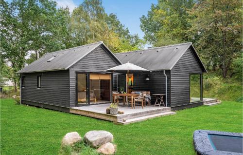 Faarevejle House | Stunning Home In Fårevejle With Kitchen