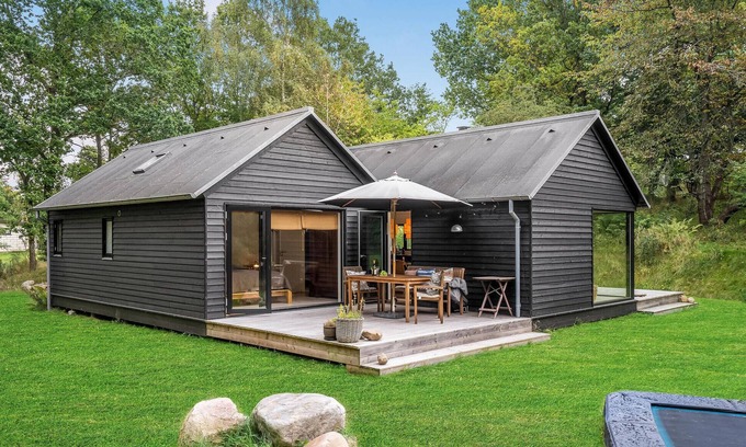 Faarevejle House | Stunning home in Fårevejle with kitchen