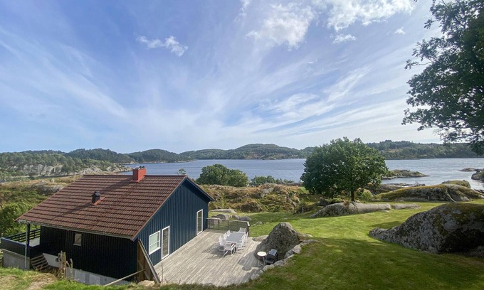 Farsund House | Stunning home in Farsund with WiFi