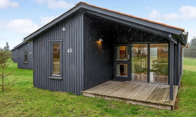 Hanstholm House | Stunning home in Hanstholm with kitchen