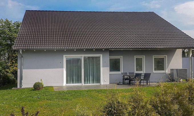 Memmelsdorf House | Stunning home in Lichteneiche with WiFi