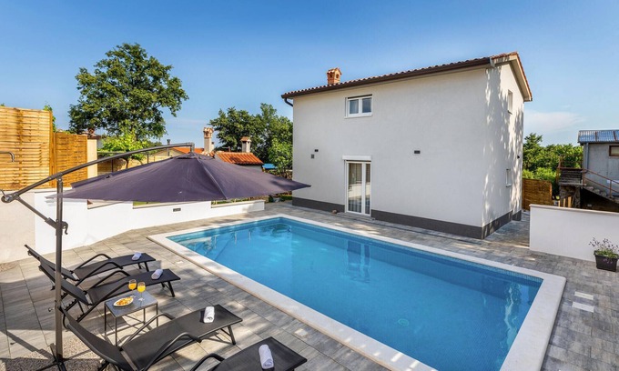 Sveta Nedelja House | Stunning home in Labin with WiFi