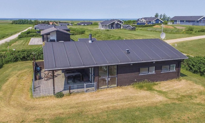 Lemvig House | Stunning home in Lemvig with kitchen