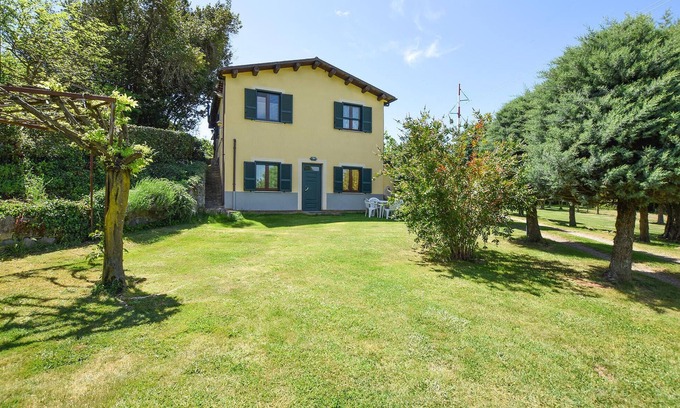 Valentano House | Stunning home in Valentano with kitchen