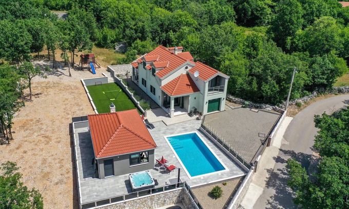Zagvozd House | Stunning home in Zagvozd