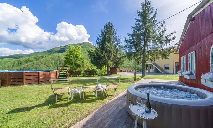 Varese Ligure House | Stunning home in Varese Ligure -SP-