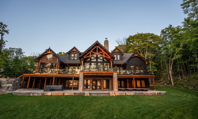 Frontenac Cottage | Stunning Lake Front Dream Lake Retreat