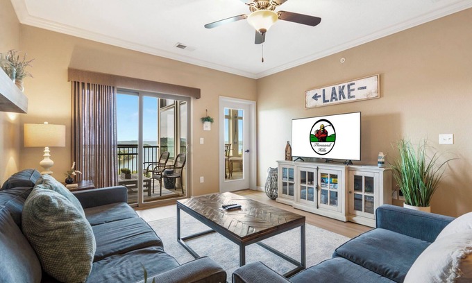Table Rock Condo | ✨ Stunning Lake View Condo with Balcony & All-Season Sunroom at The Majestic