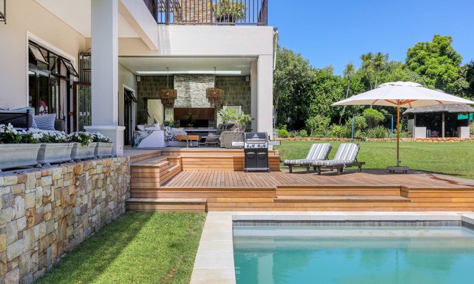 Constantia House | Stunning large home in Upper Constantia