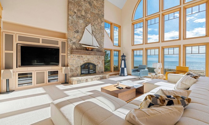 Sturgeon Bay House | Stunning Luxury Home on the Sandy Beach Shores of Lake Michigan!