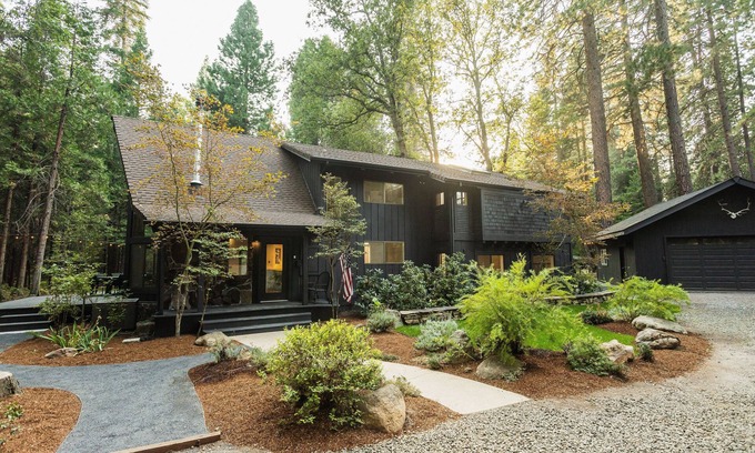 Mount Shasta Cabin | Stunning Luxury Mountain Cabin - Mount Shasta CA