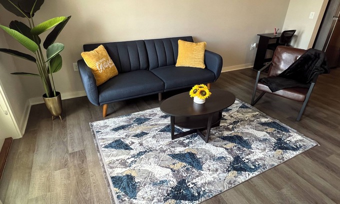 Loughman Apartment | Stunning Luxury Retreat near all theme parks