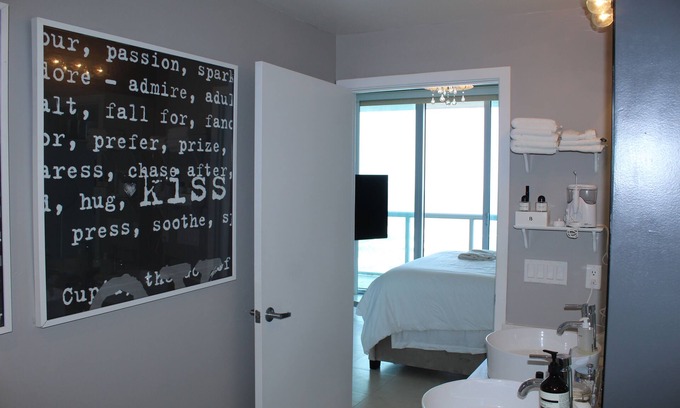Downtown Miami Condo | Stunning Miami Apartment with Ocean View