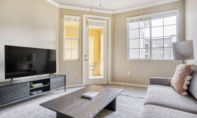 Milpitas Apartment | Stunning Milpitas 1BR w/W/D, Parking & Gym, near highways, by Blueground