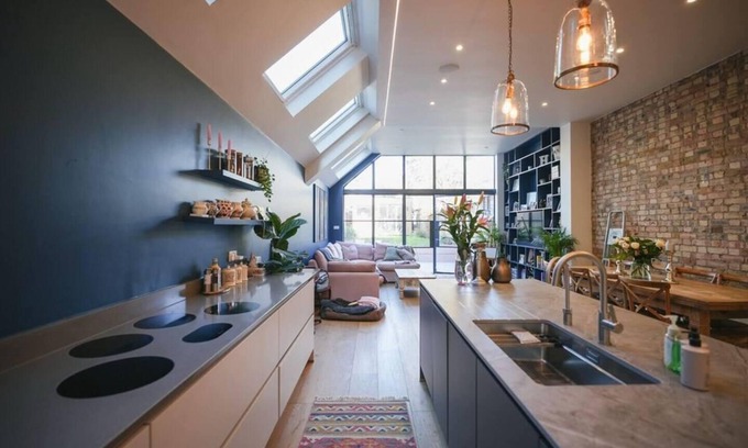 Brent House | Stunning Modern 5-Bed House in Central London