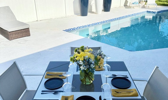 Tropic Palms House | Stunning Modern FL Coastal Getaway, 3 BR in Delray Beach, As Seen on Dwell