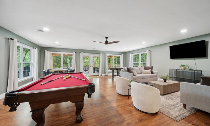 Afton House | Stunning modern lakefront home, boat slip, pool table, huge deck & more!