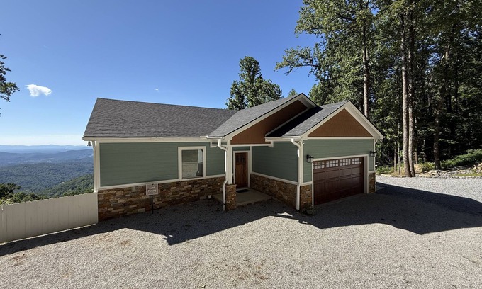 Marion Apartment | Stunning mountain view home in Little Switzerland with large viewing deck