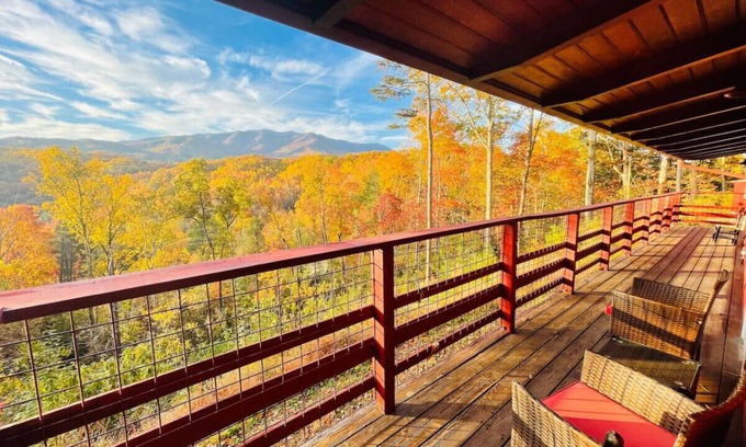 Gatlinburg Cabin | Stunning Mtn View, True Log Cabin, Romance Getaway, Rare Find