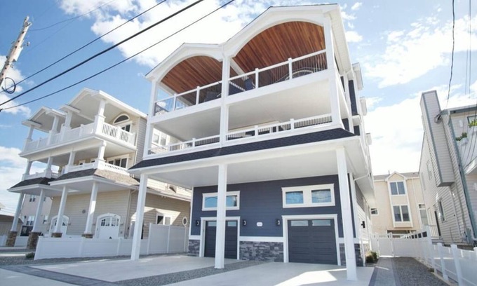 Sea Isle City Condo | Stunning New Construction 6 Bedroom with Elevator!