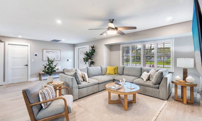 Cypress Lake House | *Stunning New listing* Location! Complete renovation/lush yard. King beds