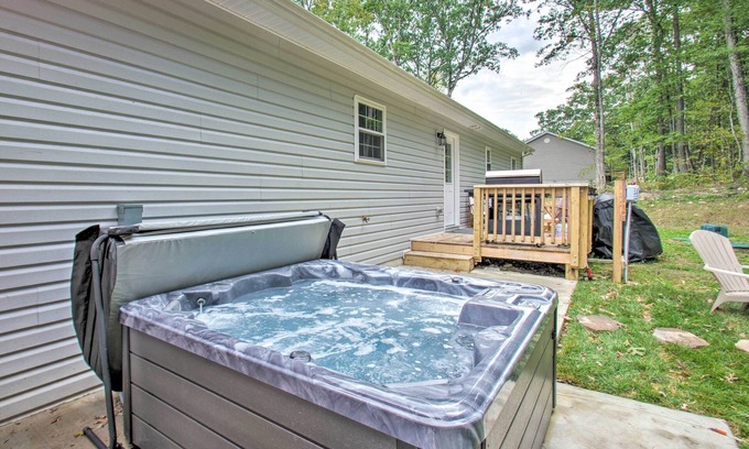 Fishers Hill House | Stunning New Market Home w/ Mtn Views & Hot Tub!