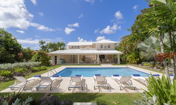 Gibbes House | Stunning New Villa 2 Mins to Beach - Coral House