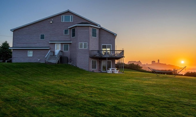 York Beach House | Stunning Nubble Lighthouse & Ocean Views, 3891 sq. ft. 267' of rocky coast!