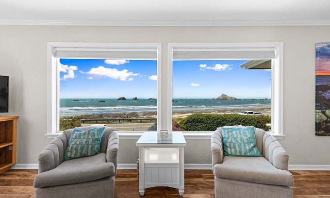 Crescent City North House | Stunning Oceanfront Property! Newly Remodeled home with Incredible VIEWS