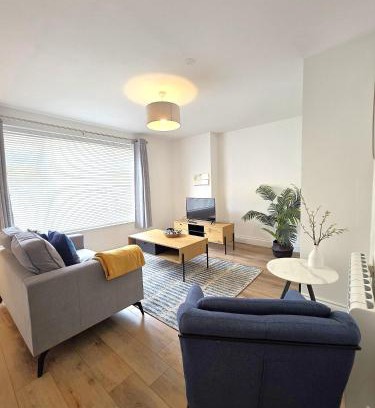 Ely Apartment | Stunning One Bed Flat at Dawe Luxury Suites - An Entire Apartment near Ely Cathedral & Train Station - The Perfect Base to Explore Ely, Cambridge, Norfolk & London - 2 Guests Max