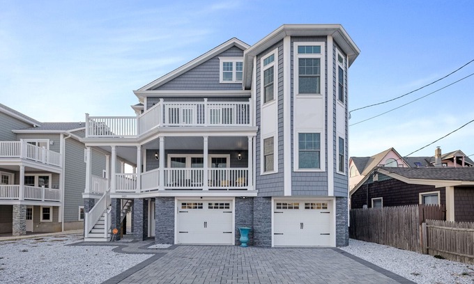 Point Pleasant Beach House | Stunning Point Pleasant Beach 6BR 5Bath Ocean Front Home - Heated Inground Pool