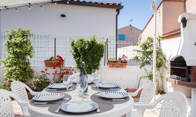 Sainte-Marie-Plage House | Stunning private villa for 6 people with WIFI, TV, terrace and parking