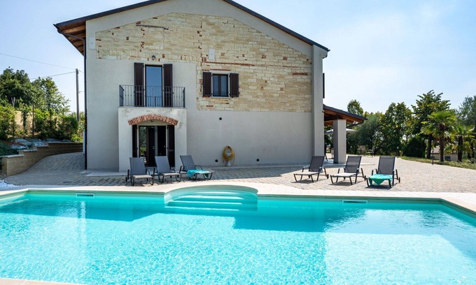 Ponzano Monferrato House | Stunning private villa for 14 people with private pool, WIFI, A/C, TV and terrace