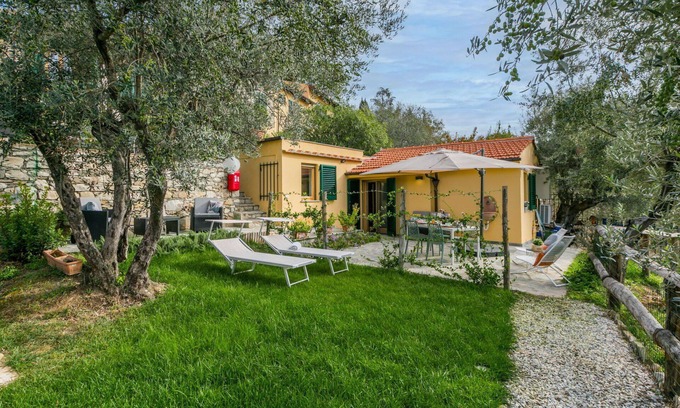Sesto Fiorentino House | Stunning private villa for 4 people with A/C, WIFI, pool, TV and panoramic view
