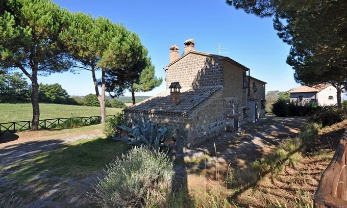 Orvieto Villa | Stunning private villa with WIFI, private pool, TV, pets allowed, panoramic view and parking