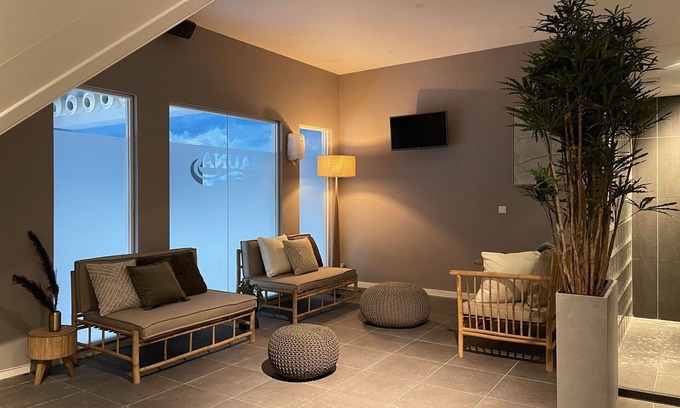 West-Graftdijk House | Stunning private villa for 6 people with WIFI, TV and terrace