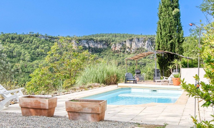 Chateaudouble House | Stunning private villa for 6 people with private pool, TV and patio