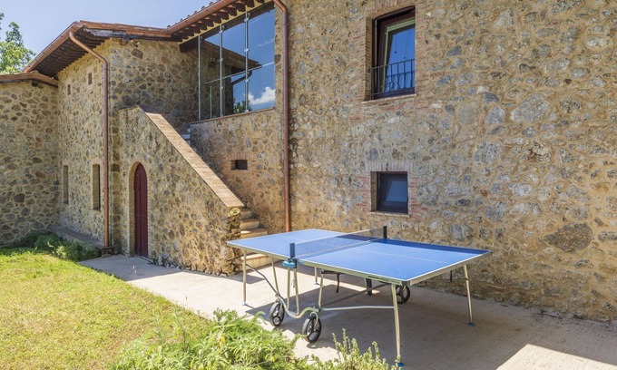 Massa Marittima Villa | Stunning private villa for 14 people with A/C, WIFI, TV and pets allowed