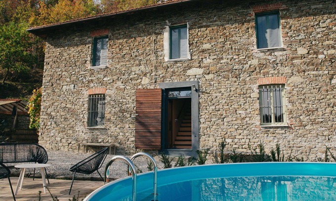 Dego House | Stunning private villa for 6 people with WIFI, private pool, patio and panoramic view