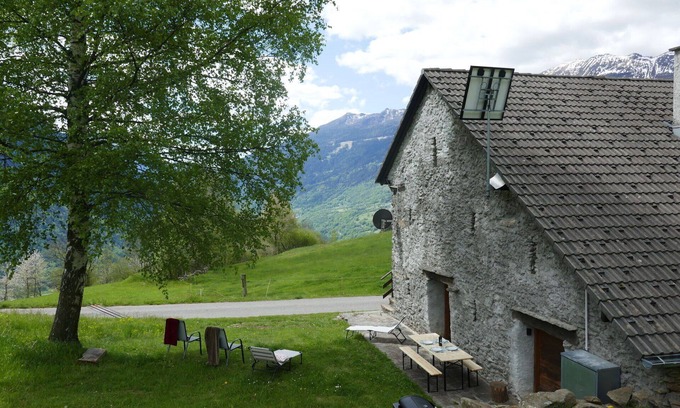 Blenio House | Stunning private villa for 4 people with WIFI, TV, pets allowed and panoramic view