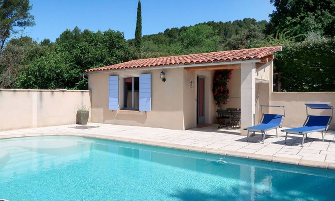 Villelaure House | Stunning private villa for 6 guests with A/C, WIFI, private pool, TV, terrace and pets allowed