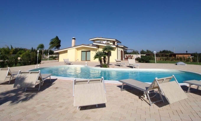 Melissano Villa | Stunning private villa with private pool, hot tub, WIFI, A/C, TV, patio, pets allowed and parking