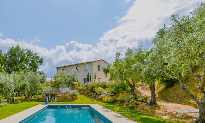 Montisi Villa | Stunning private villa for 6 guests with WIFI, A/C, private pool, TV, patio and parking