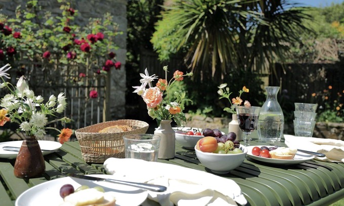 Saint Erth Praze House | Stunning private villa for 6 people with WIFI, TV and pets allowed