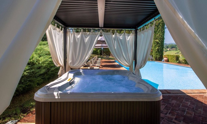 Bibbiena Villa | Stunning private villa for 8 people with WIFI, A/C, private pool, TV and pets allowed