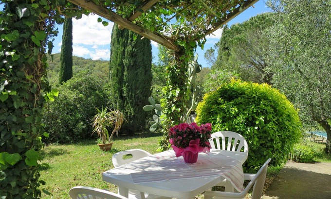 Grosseto House | Stunning private villa for 4 people with TV, patio, pets allowed and parking