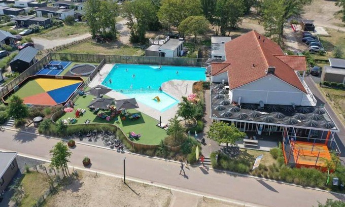 Nunspeet House | Stunning private villa for 4 guests with WIFI, pool, TV and terrace