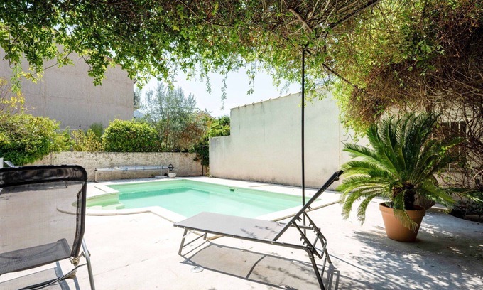Nyons House | Stunning private villa for 2 people with A/C, WIFI, pool, TV, terrace and parking